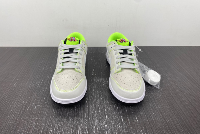 Dunk Low Oregon PE Ducks of a Feather FQ7260-001
